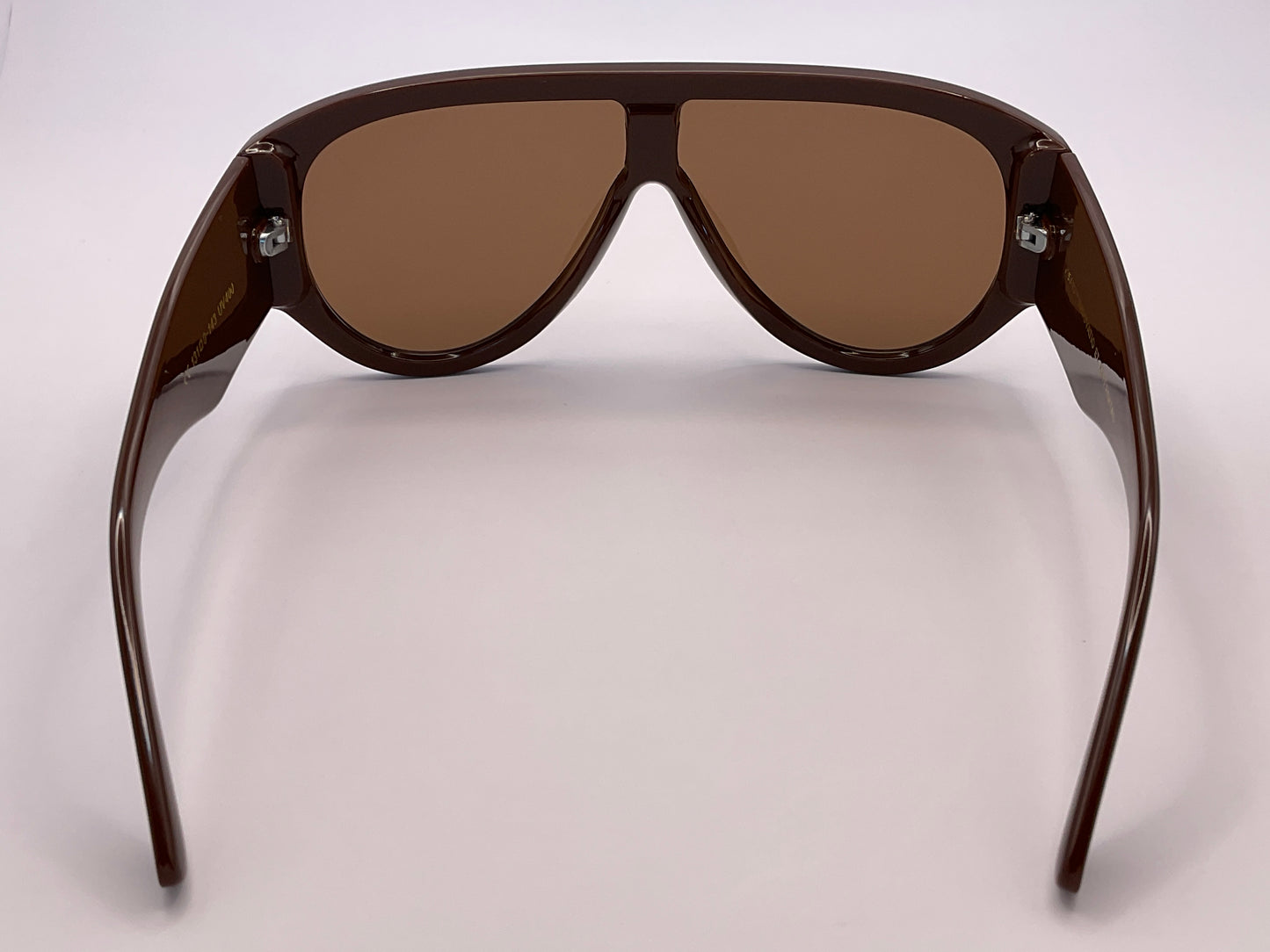 < VISAIS LUCIS ID - 337030/5D >