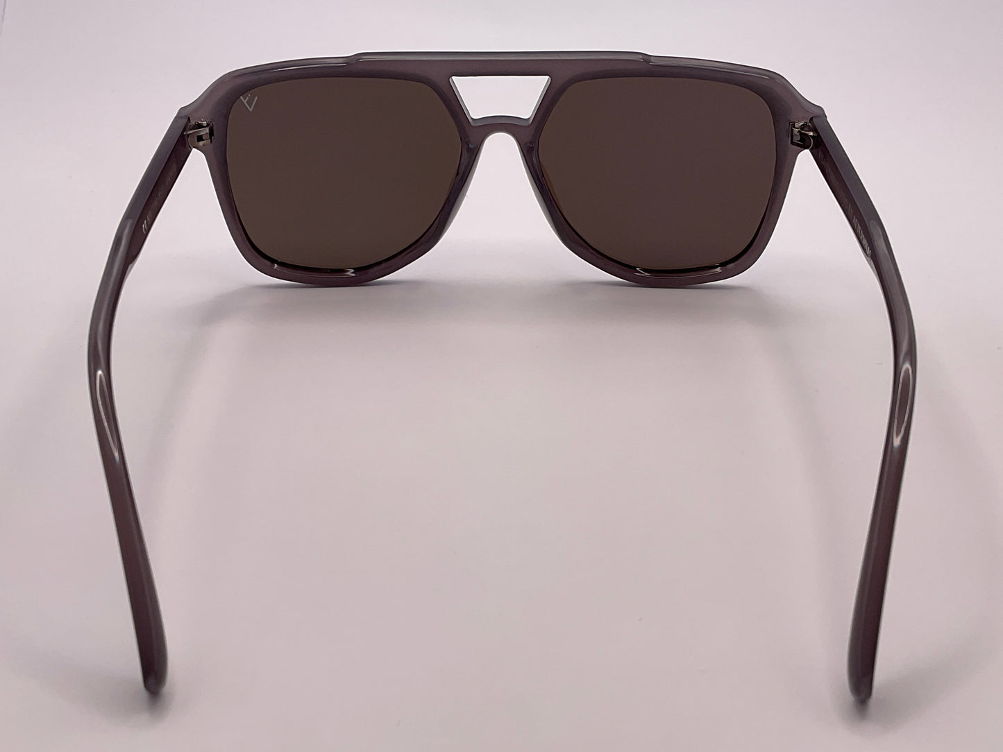 < VISAIS NUNTII ID - 337061/7F >