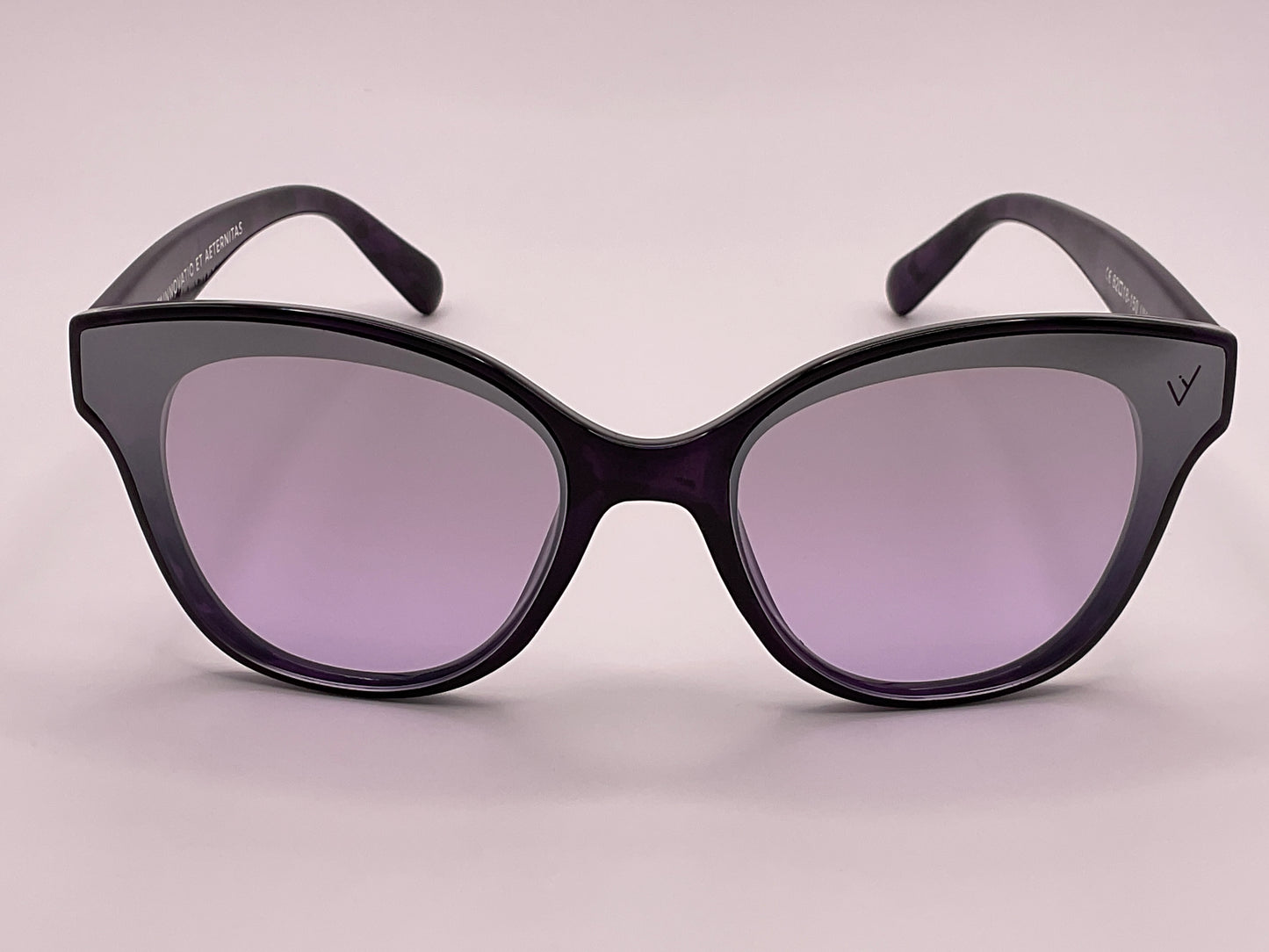 < VISAIS PRESENTIS ID - 337108/2E >