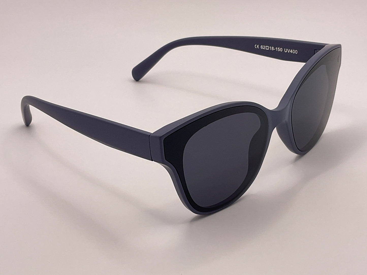 < VISAIS PRESENTIS ID - 337108/2D >