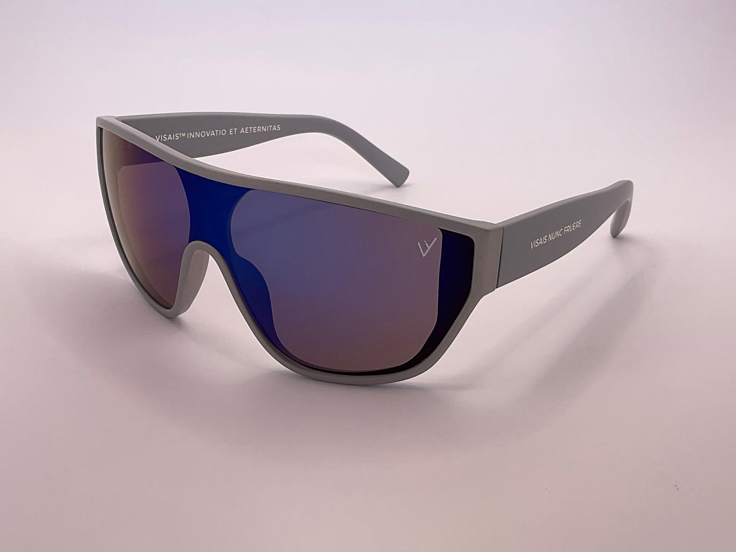 < VISAIS NUNC FRUERE ID - 337016/3C >