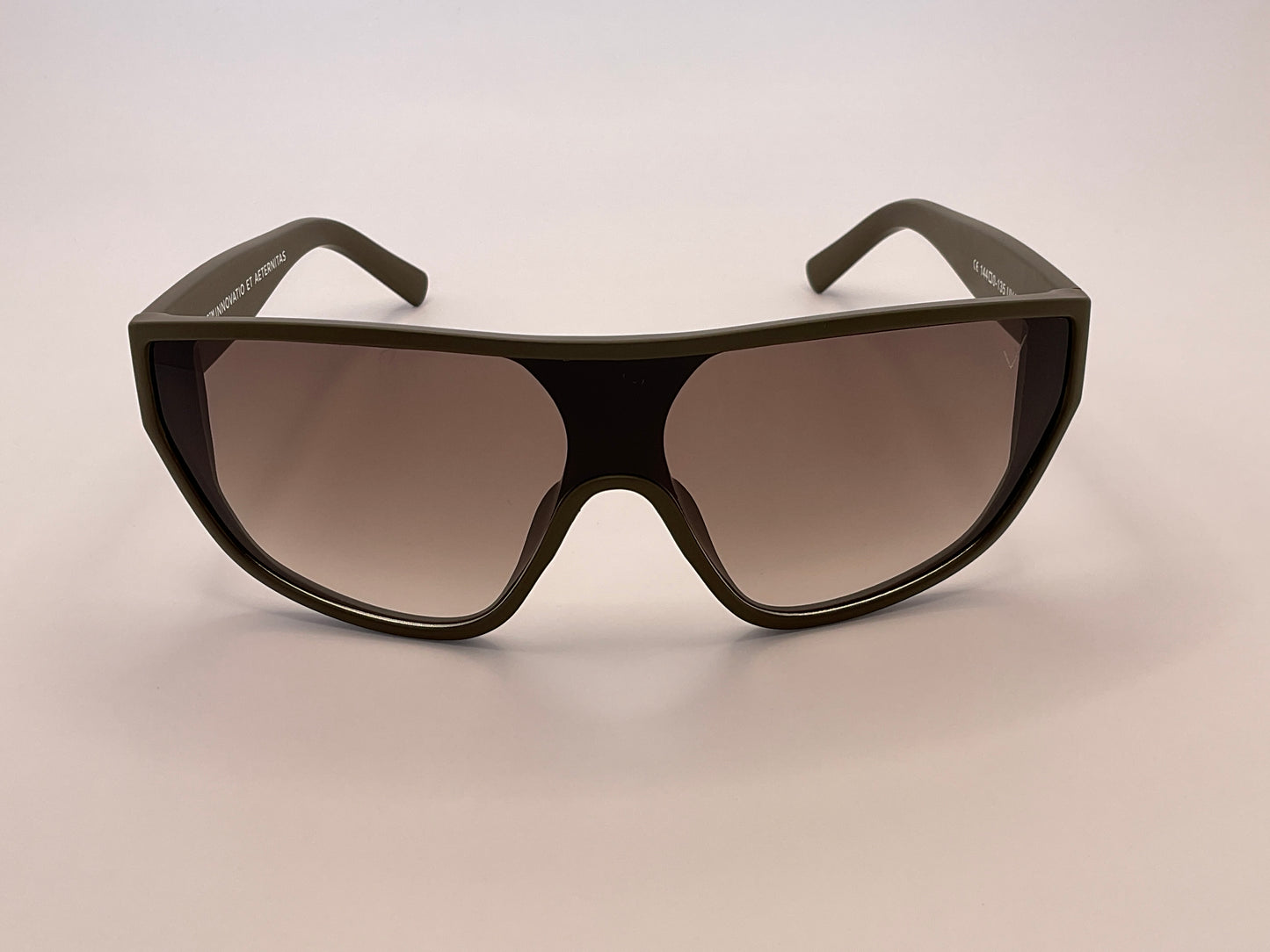 < VISAIS NUNC FRUERE ID - 337016/3D >