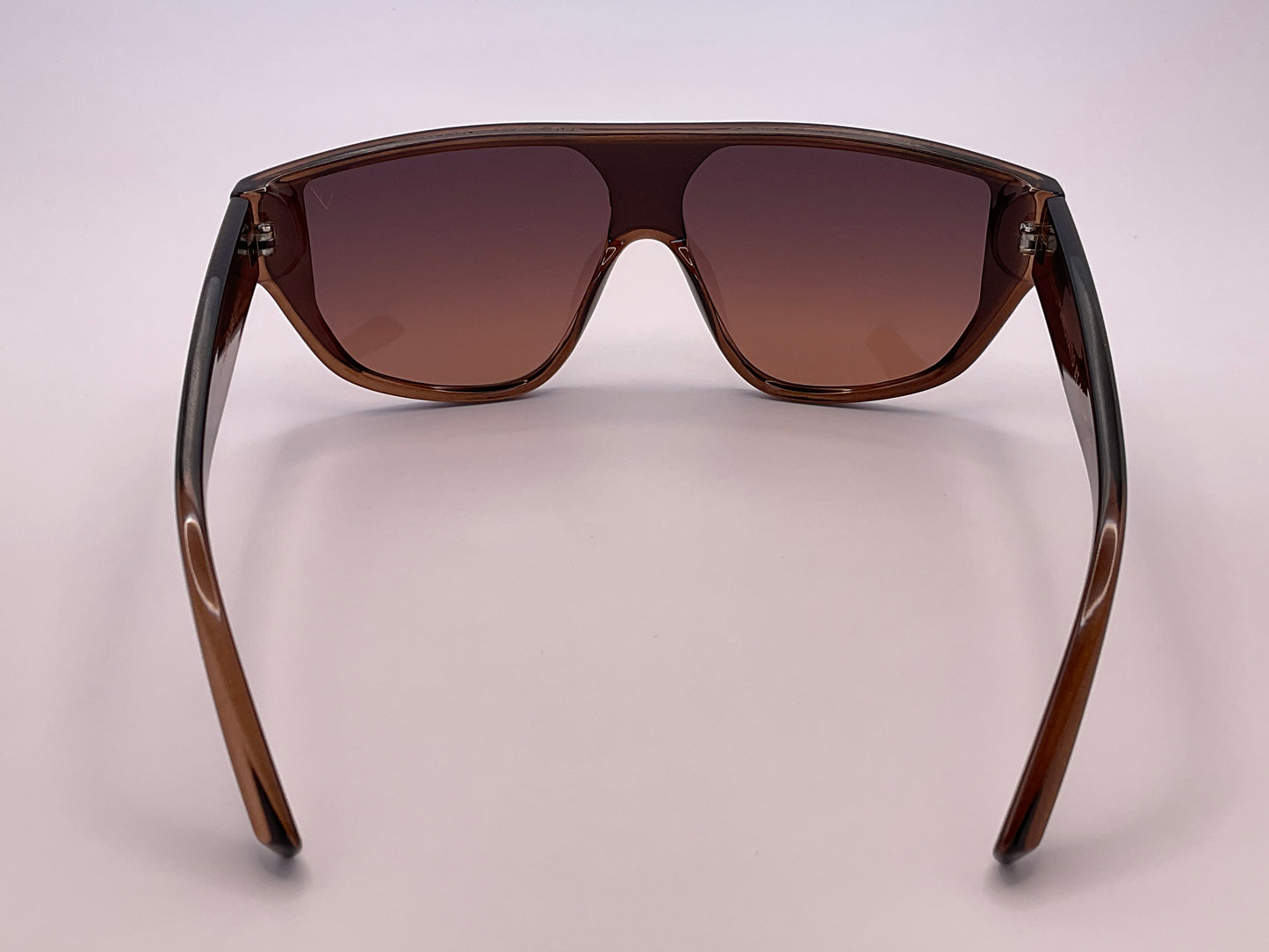 < VISAIS NUNC FRUERE ID - 337016/3E >