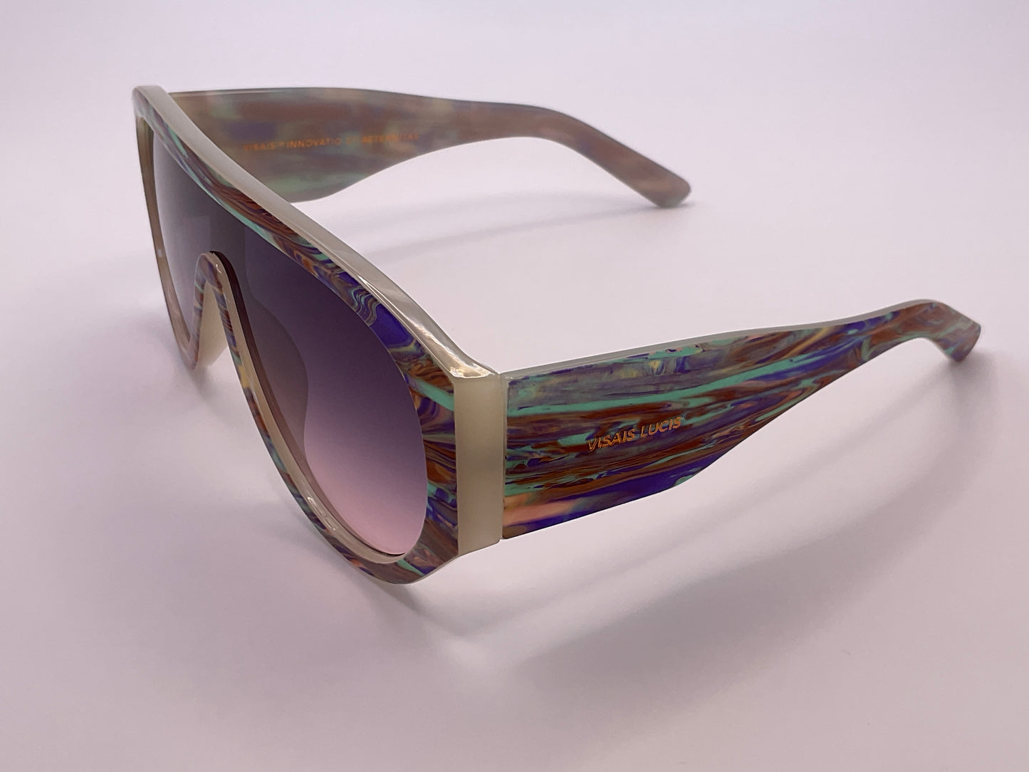 < VISAIS LUCIS ID - 337030/5C >