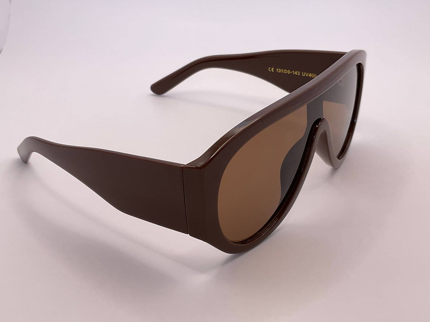 < VISAIS LUCIS ID - 337030/5D >