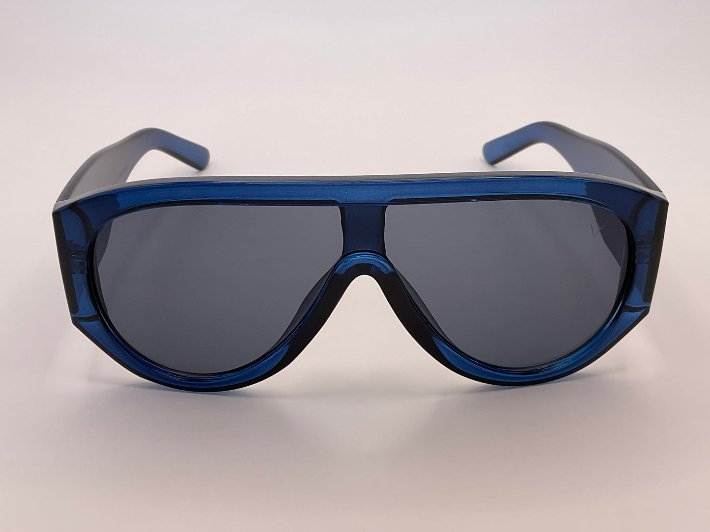 < VISAIS LUCIS ID - 337030/5E >