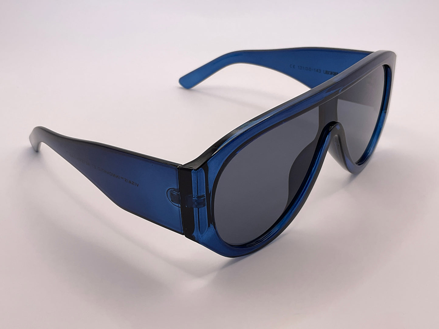 < VISAIS LUCIS ID - 337030/5E >