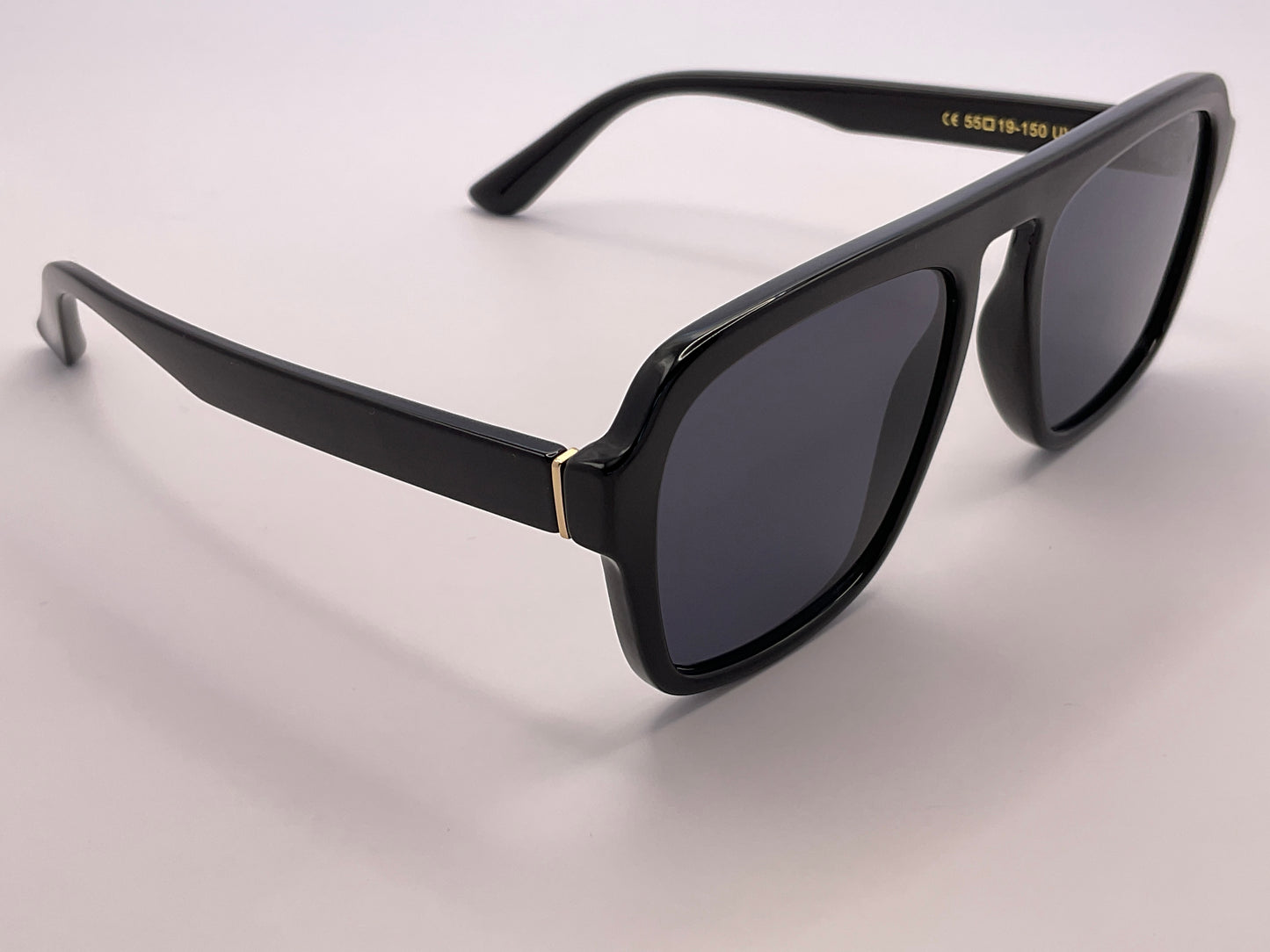 < VISAIS FUTURI  ID - 337085/10A >