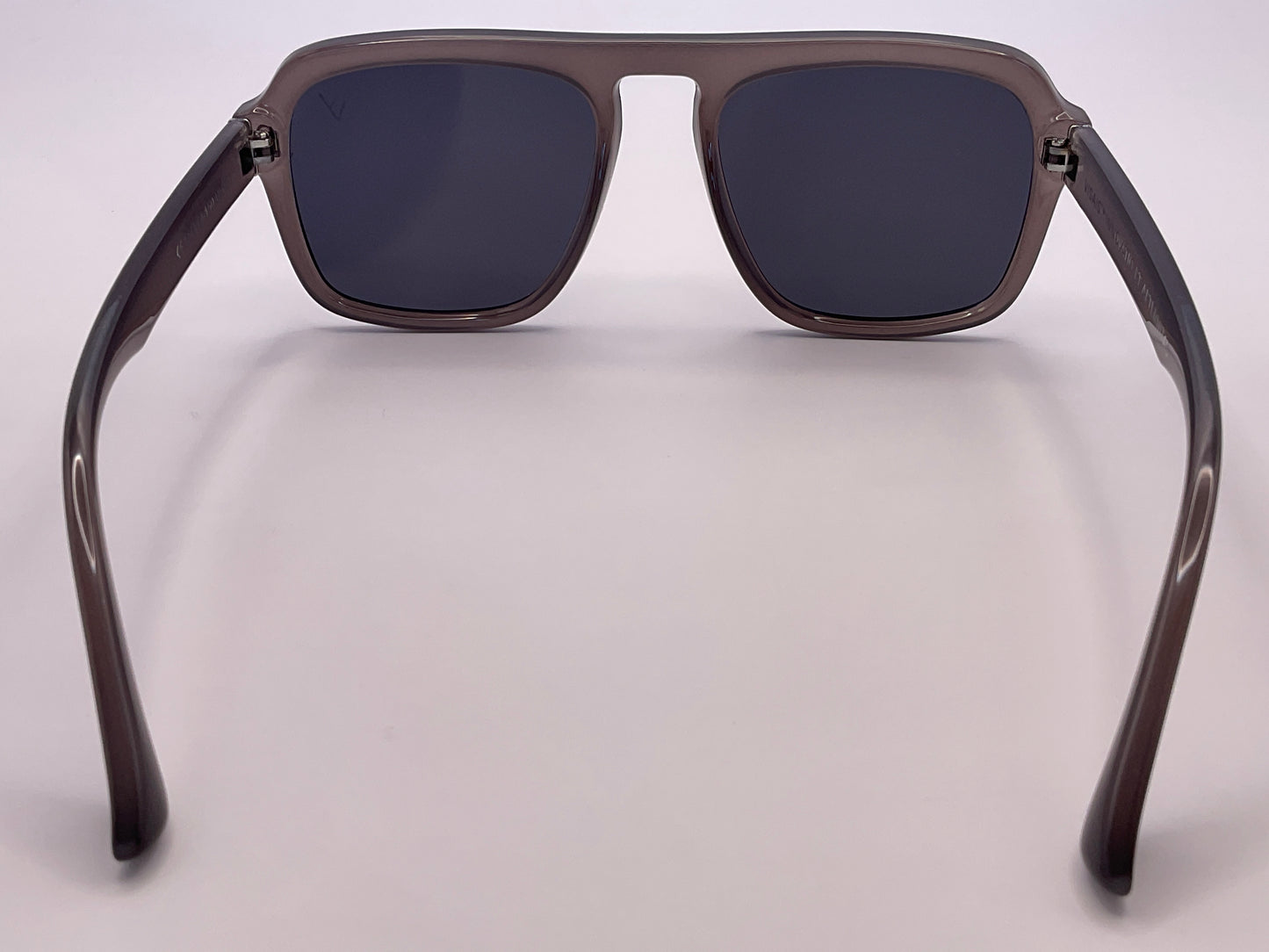 < VISAIS FUTURI  ID - 337085/10D >