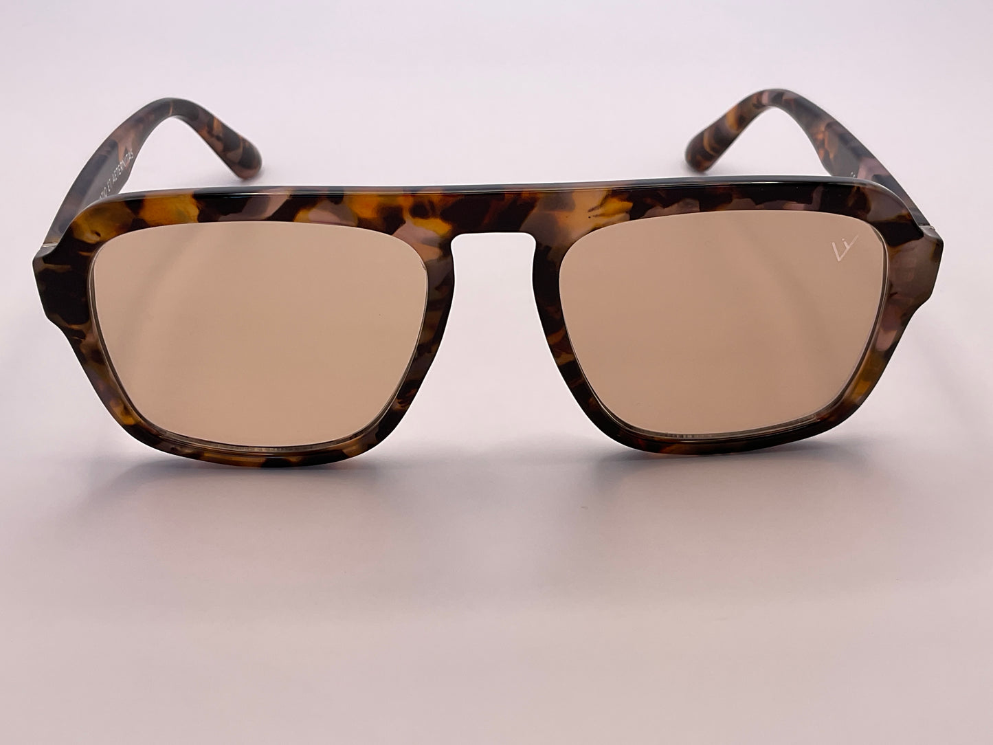 < VISAIS FUTURI  ID - 337085/10E >