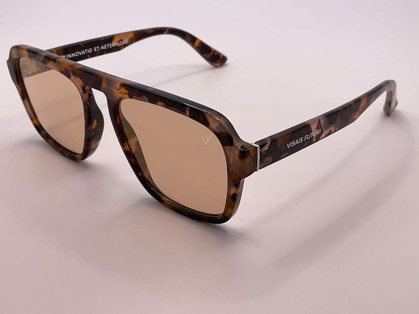 < VISAIS FUTURI  ID - 337085/10E >