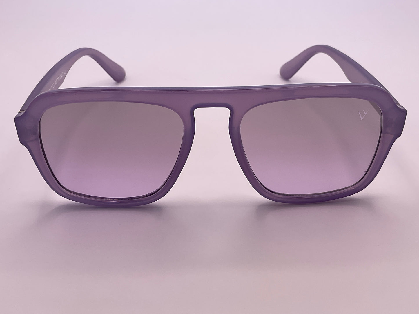 < VISAIS FUTURI  ID - 337085/10F >